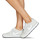 Boty Ženy Nízké tenisky Nike VENTURE RUNNER Béžová / Bílá