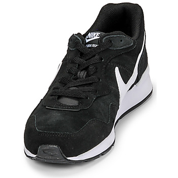 Nike VENTURE RUNNER SUEDE Černá / Bílá