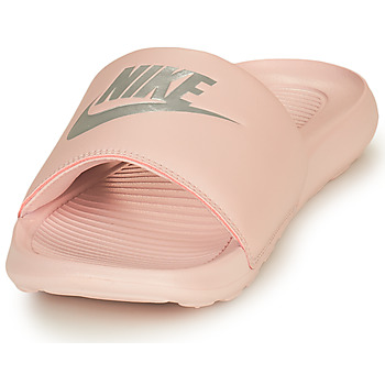 Nike VICTORI ONE BENASSI Růžová / Stříbrná       