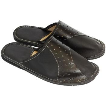 Boty Muži Papuče John-C Pánske kožené čierne papuče DARIUS Černá