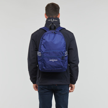 Fred Perry GRAPHIC TAPE BACKPACK Tmavě modrá