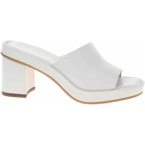 Boty Ženy Pantofle Tamaris Dámské pantofle  1-27245-38 white leather Bílá