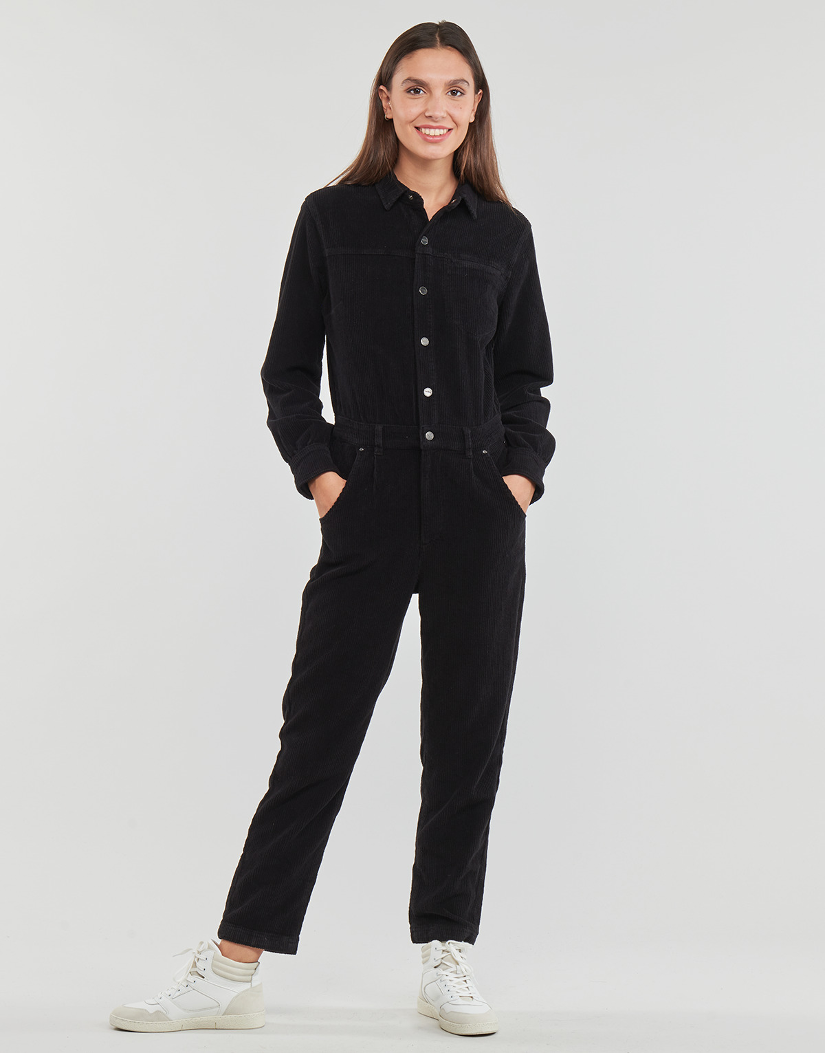Textil Ženy Overaly / Kalhoty s laclem Freeman T.Porter LESLY VELUTO Černá