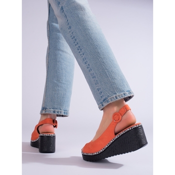 Pk Módní dámské  sandály oranžové na klínku 