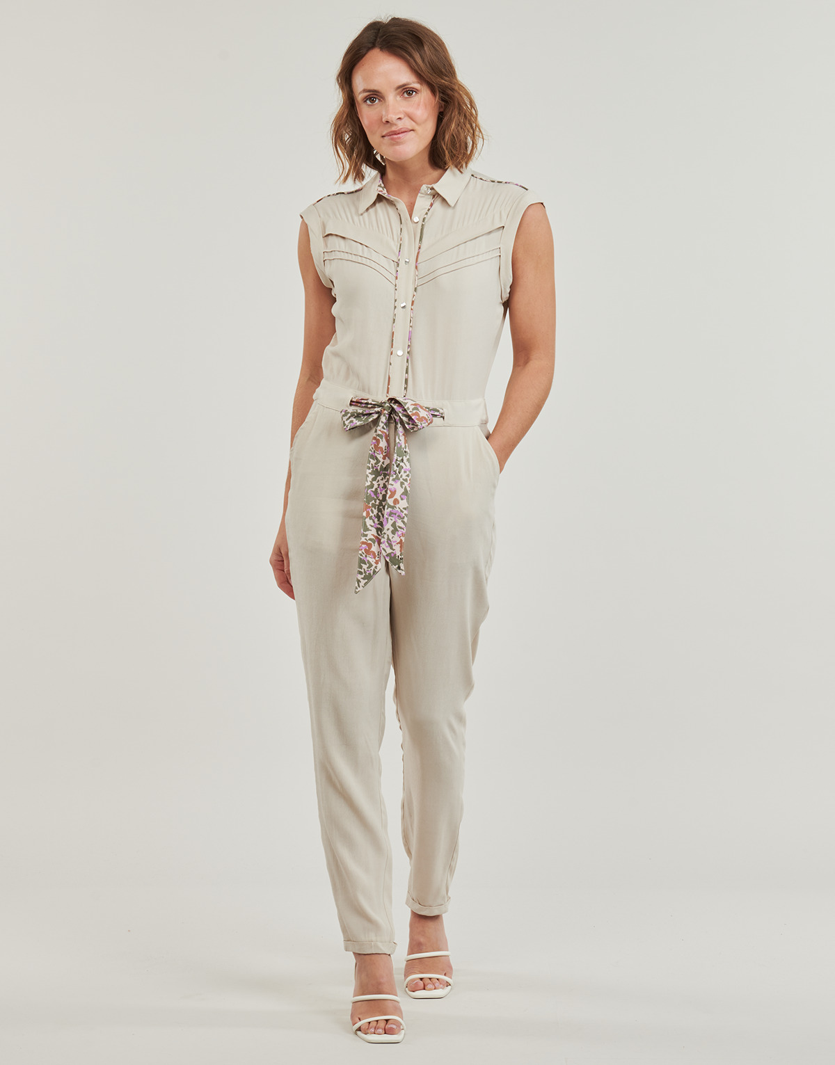 Textil Ženy Overaly / Kalhoty s laclem Kaporal CAMIA Béžová