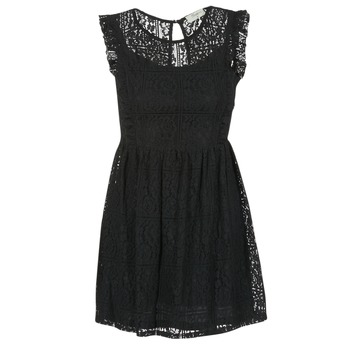 Betty London Krátké šaty GLATOS - Černá